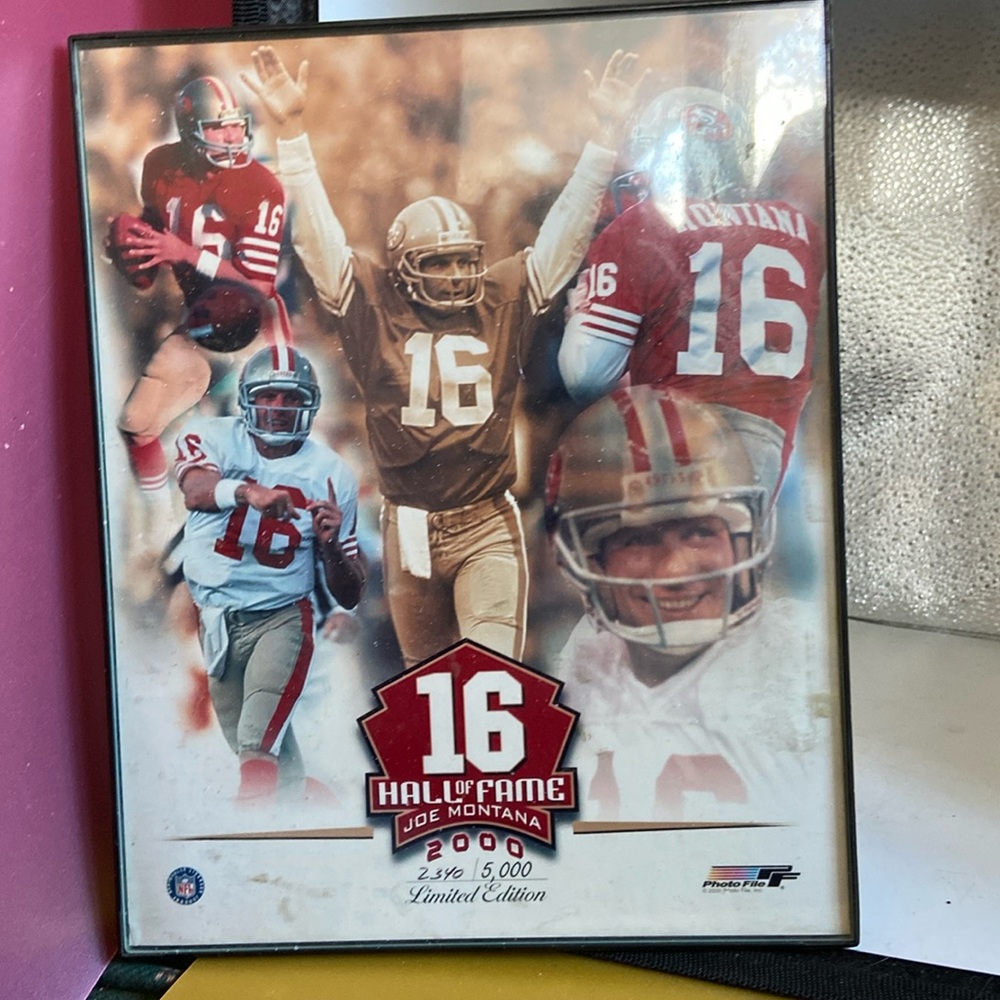 Joe Montana Hall of Fame 2000 photo by Photo File for NFL